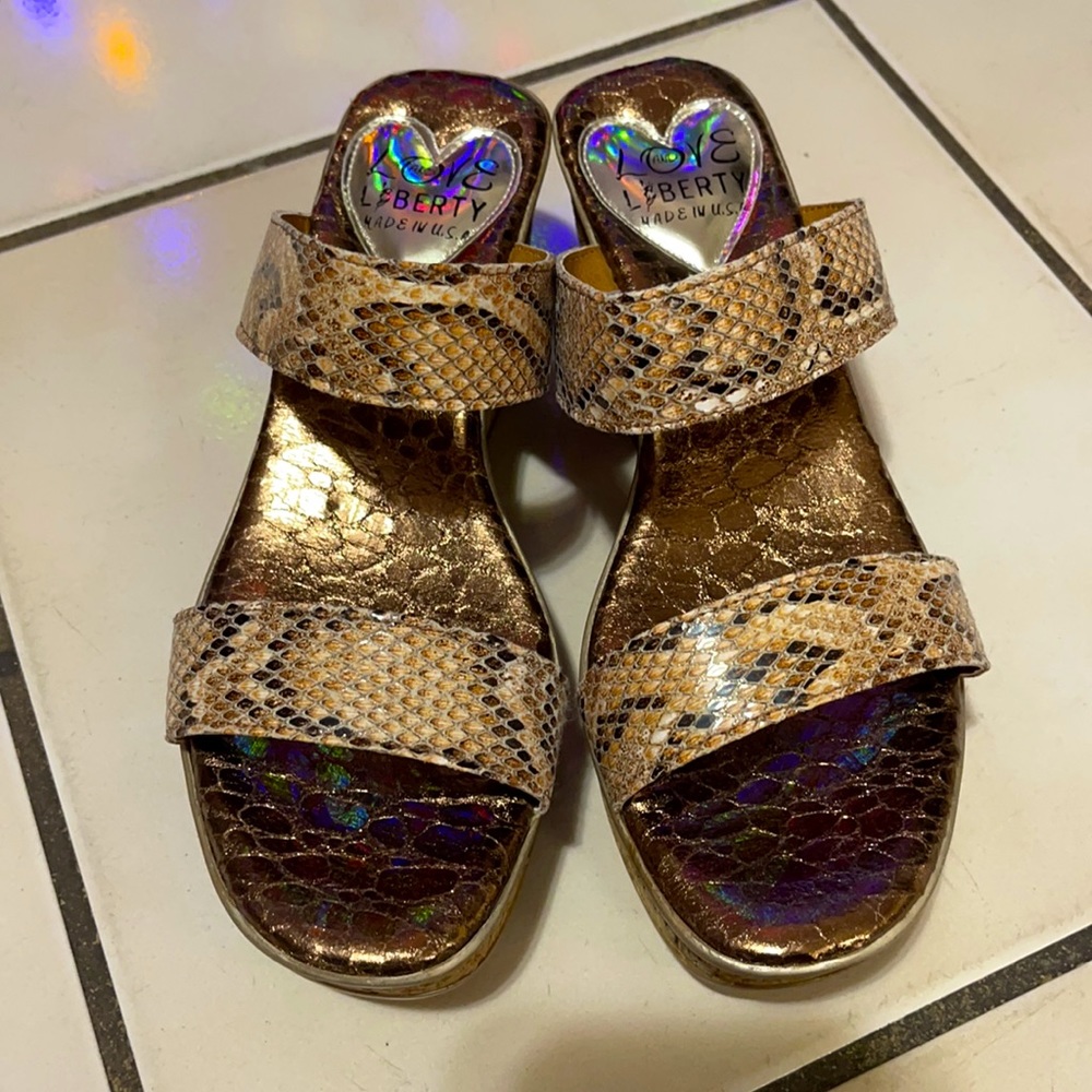 LOVE AND LIBERTY | Women’s Zanaya-ll Natural Wedge Sandal Snake Print Size 9